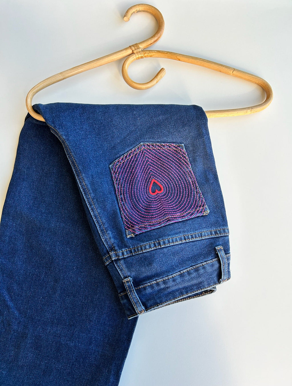 Jean broderie coeur poches