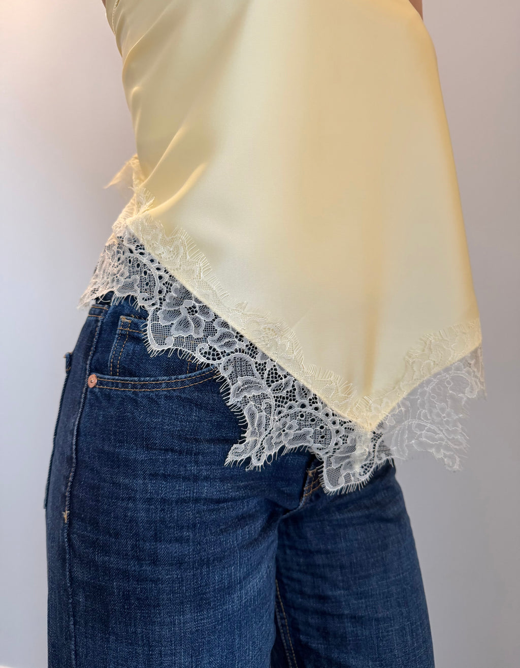 Foulard triangle dentelle