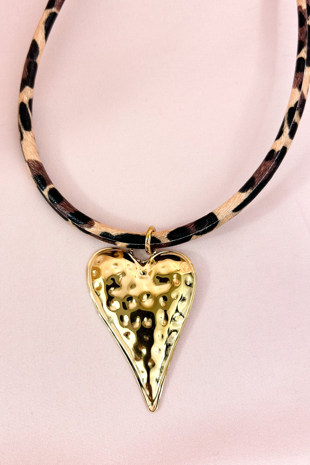 Collier coeur léopard