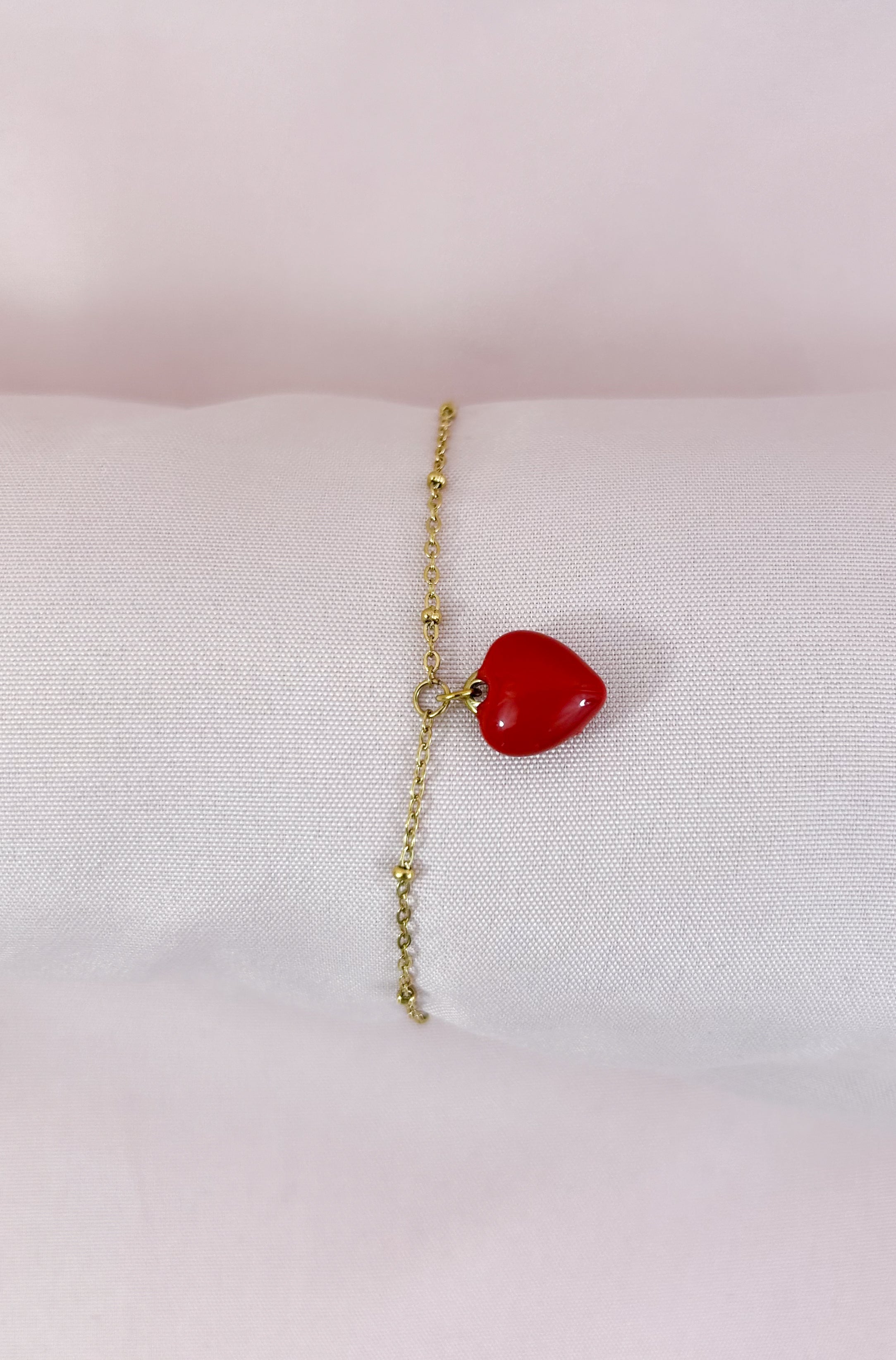 Bracelet fin coeur rouge