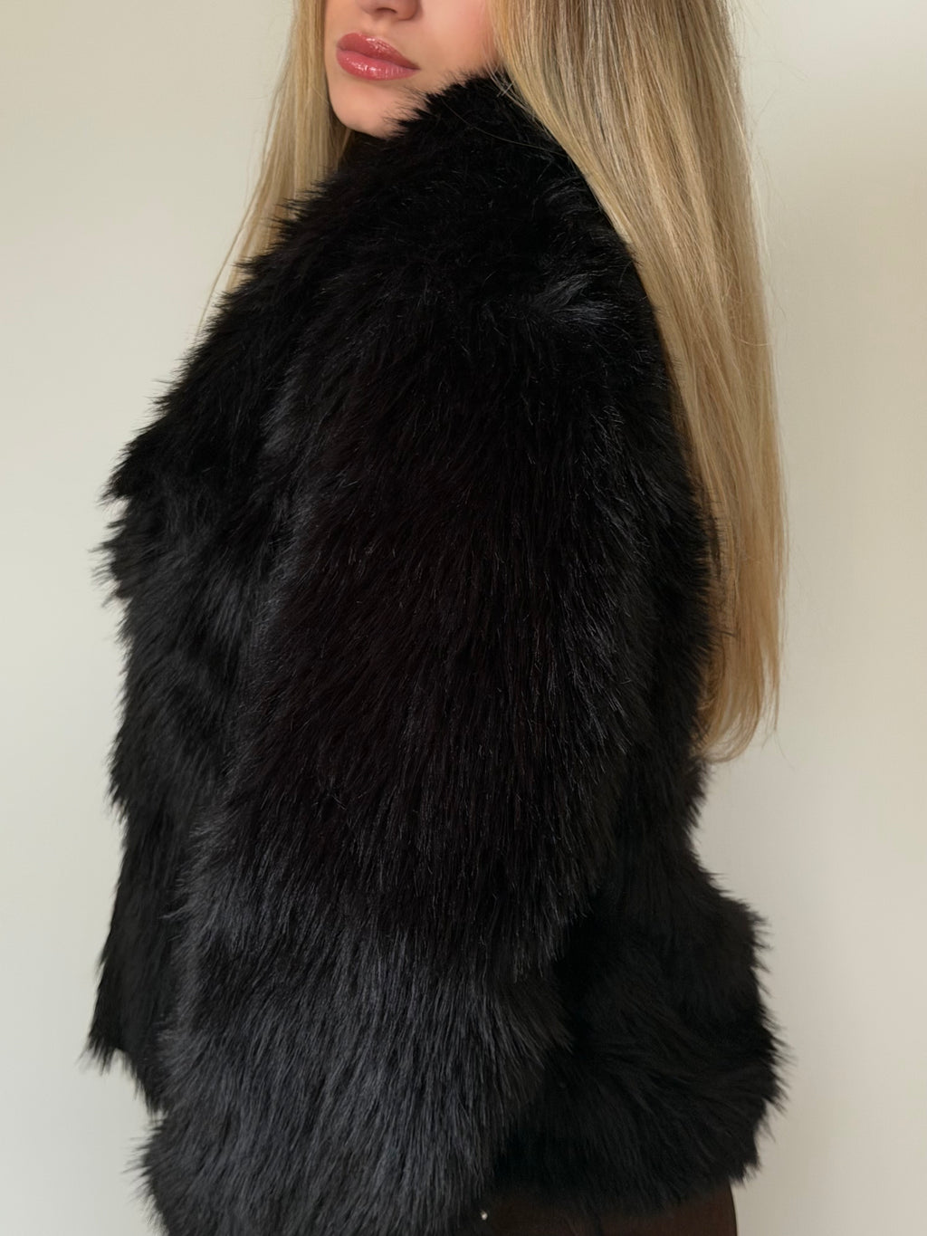 Veste effet fourrure noire