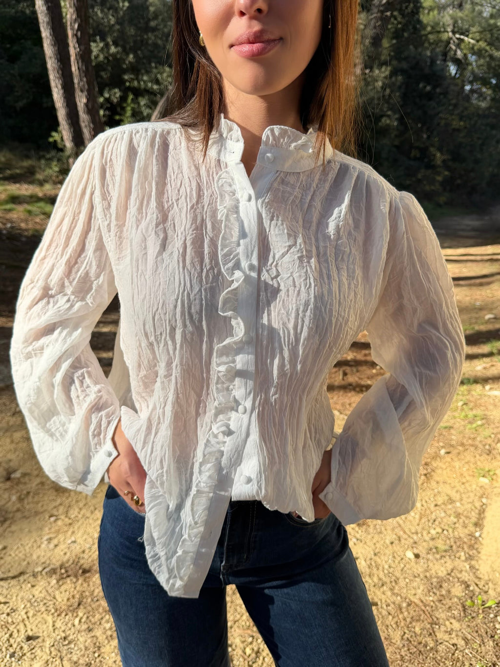 Chemise transparente à volants