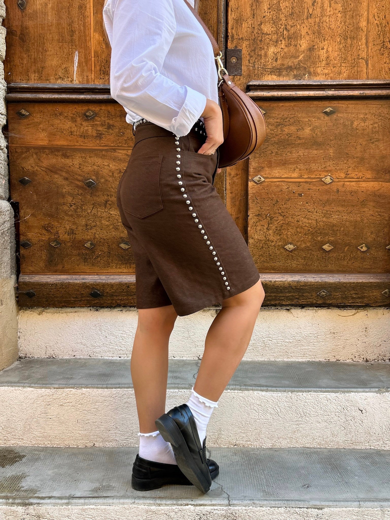 Bermuda marron clouté