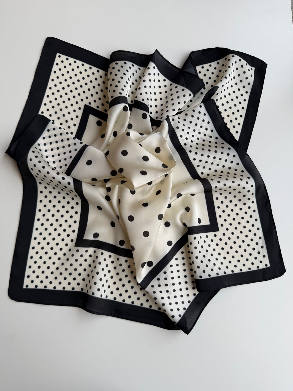 Foulard à pois