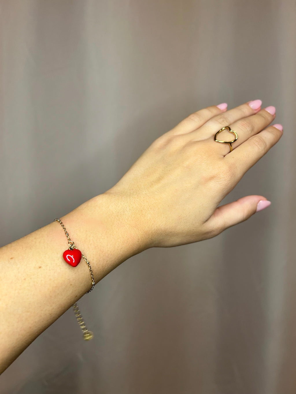 Bracelet fin coeur rouge