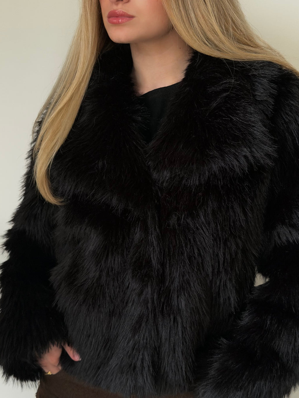 Veste effet fourrure noire