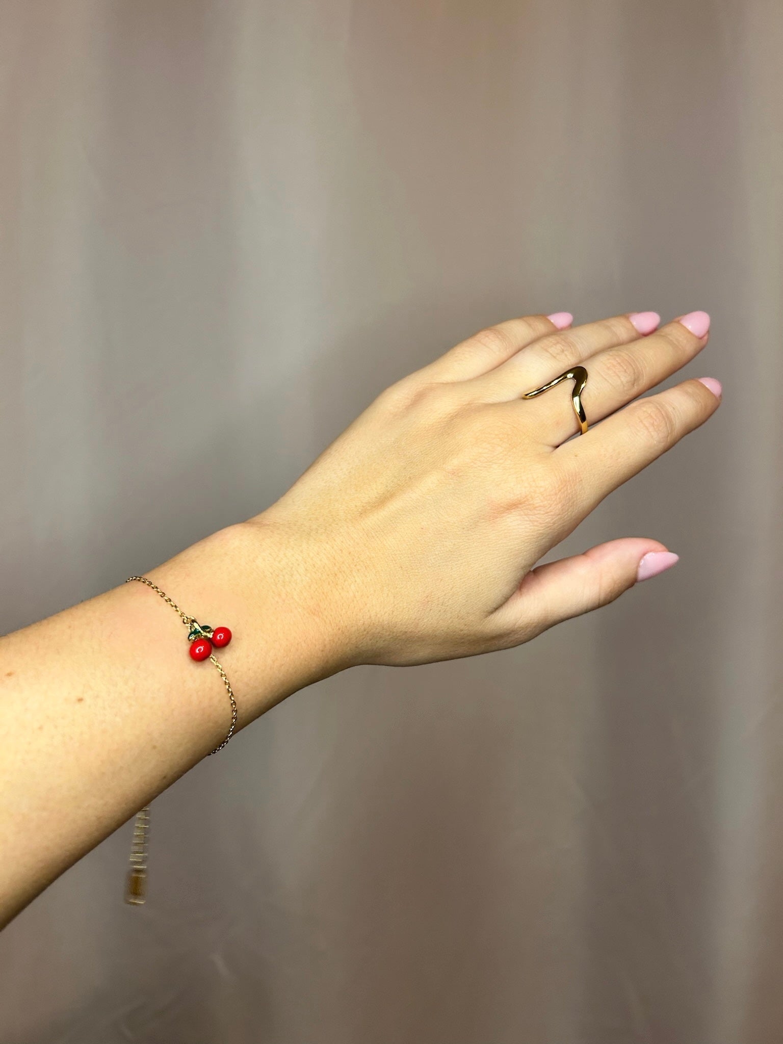 Bracelet fin cerise