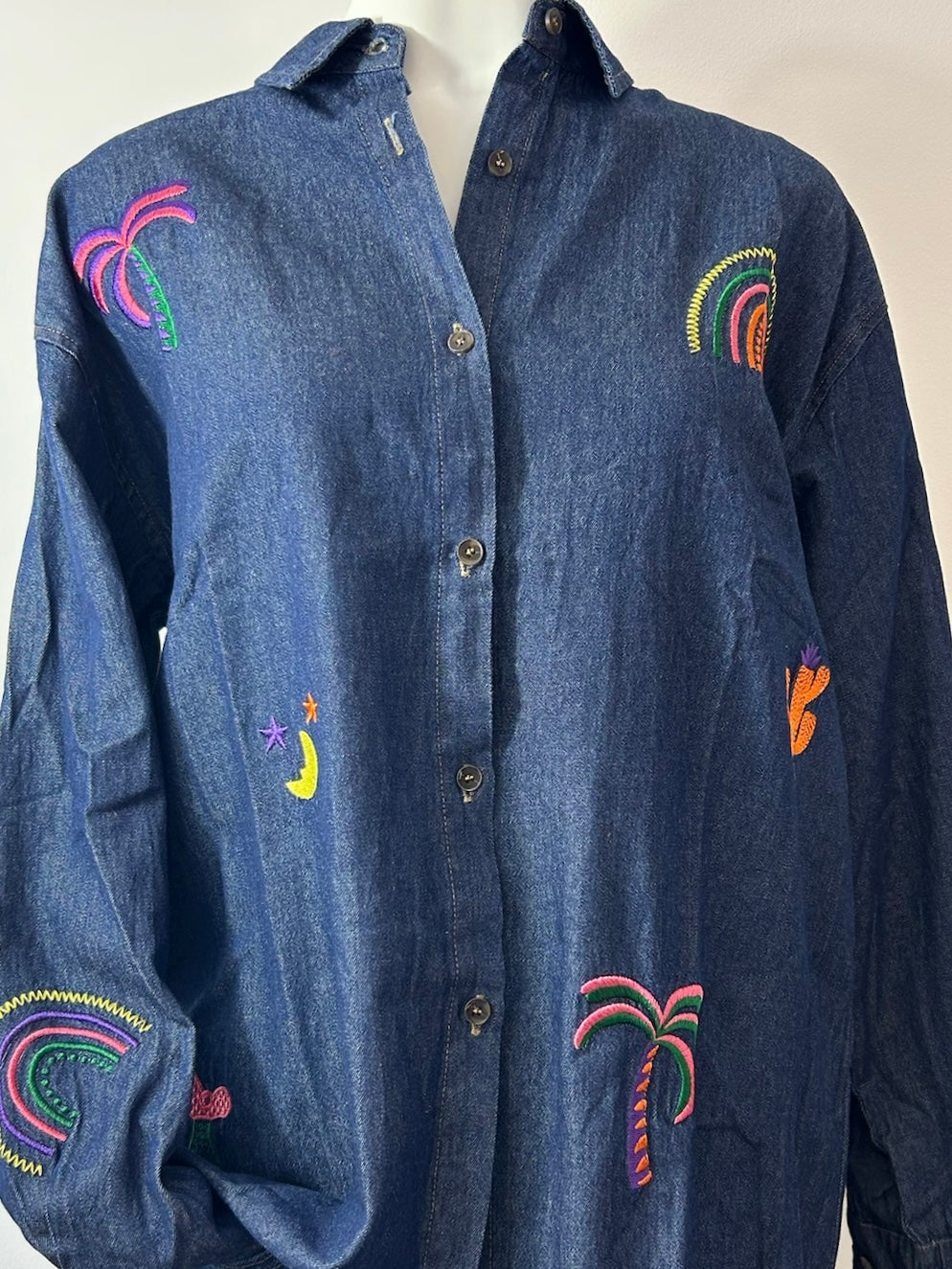 Chemise en jean à motifs