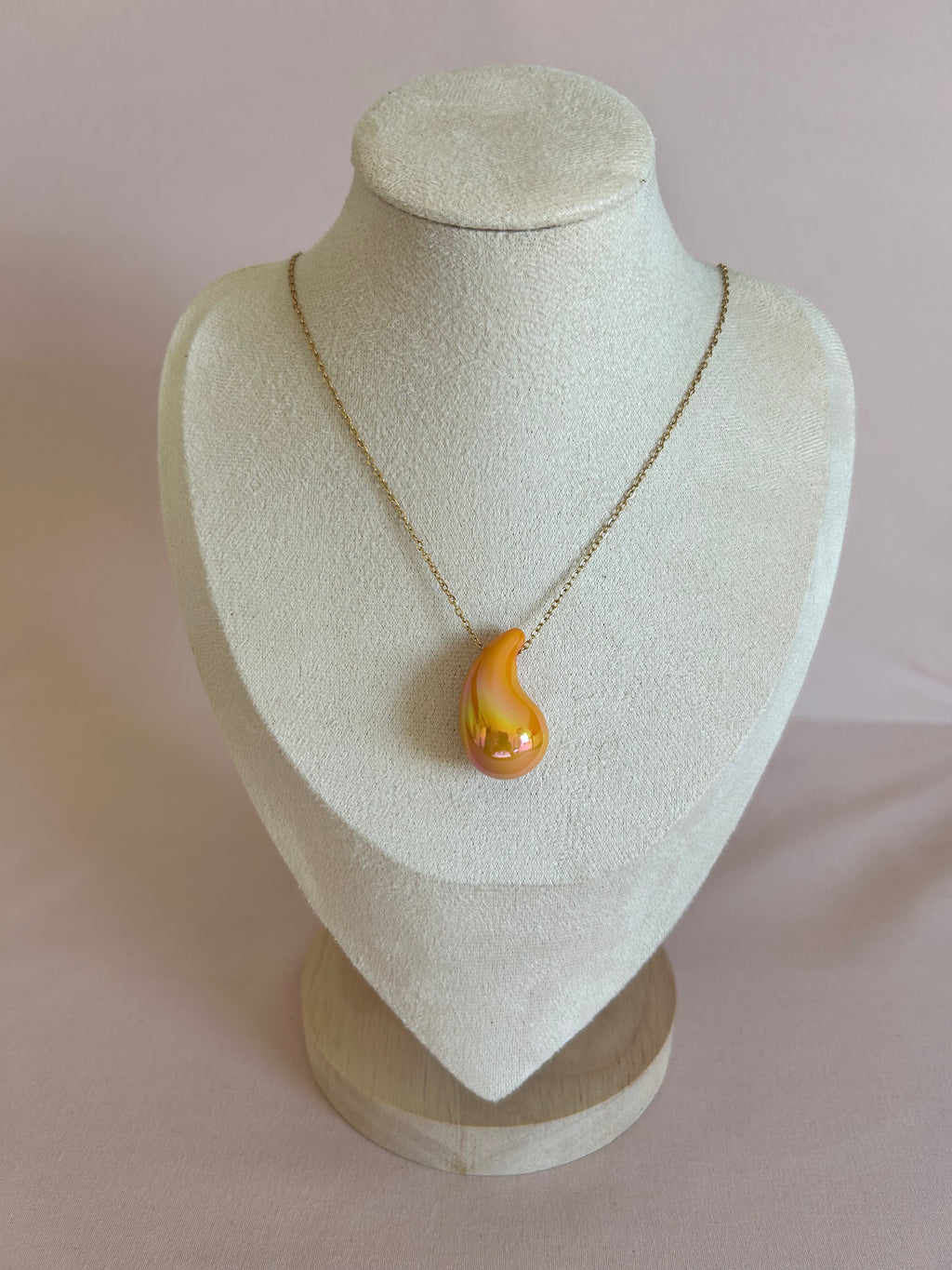 Collier goutte