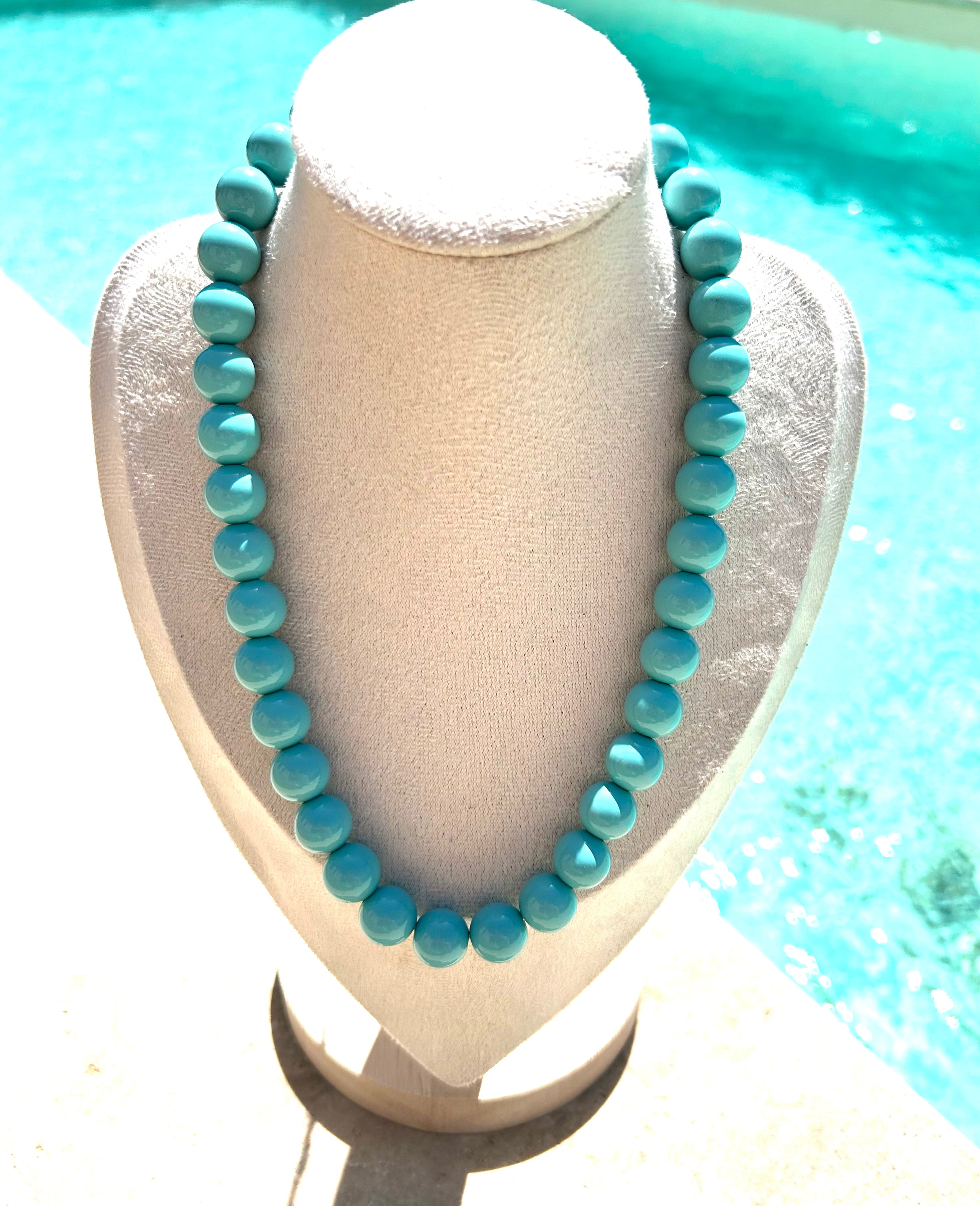 Collier CYAN