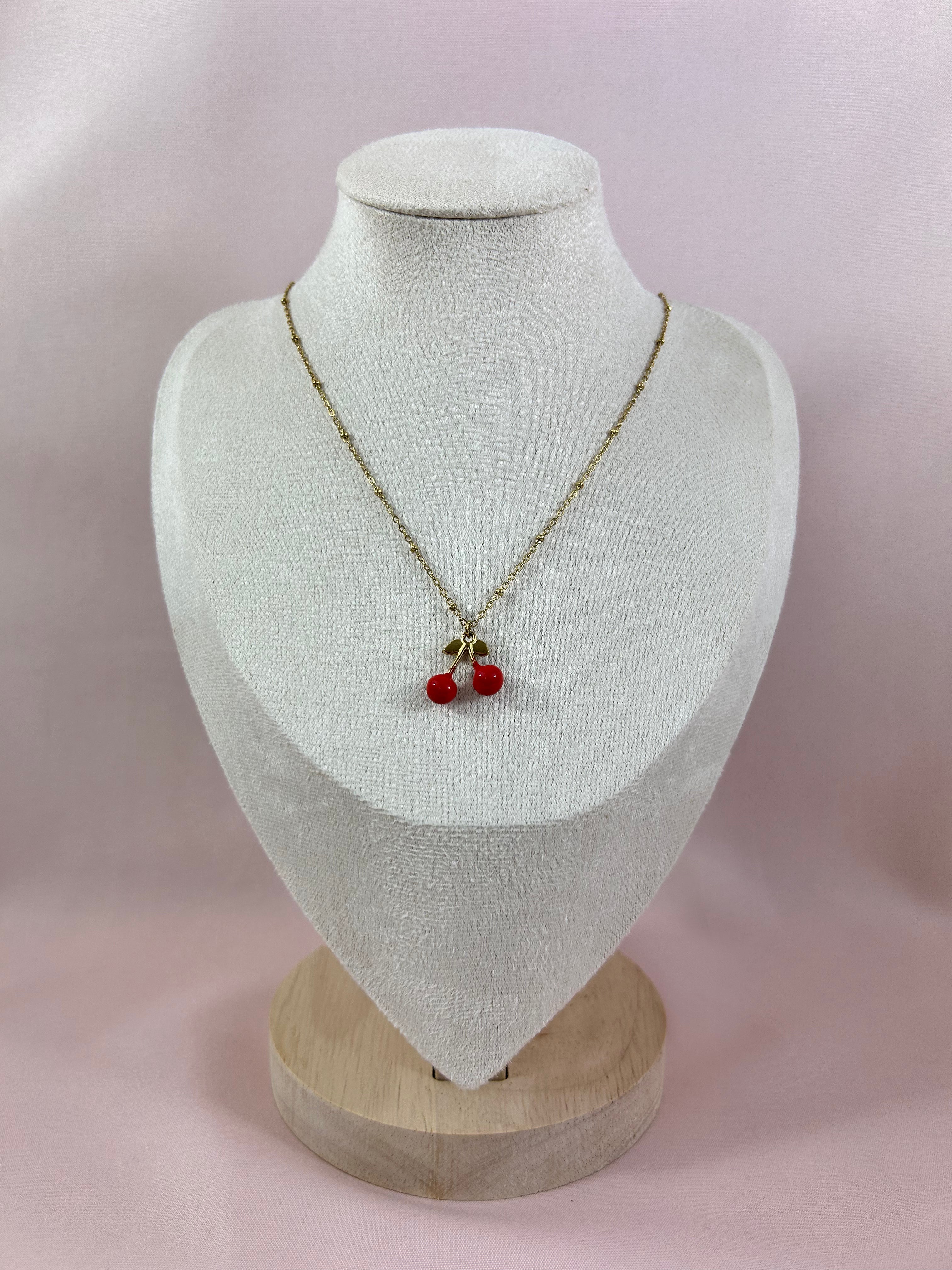 Collier cerise