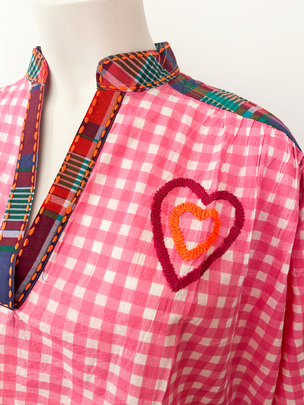 Blouse à carreaux avec motifs