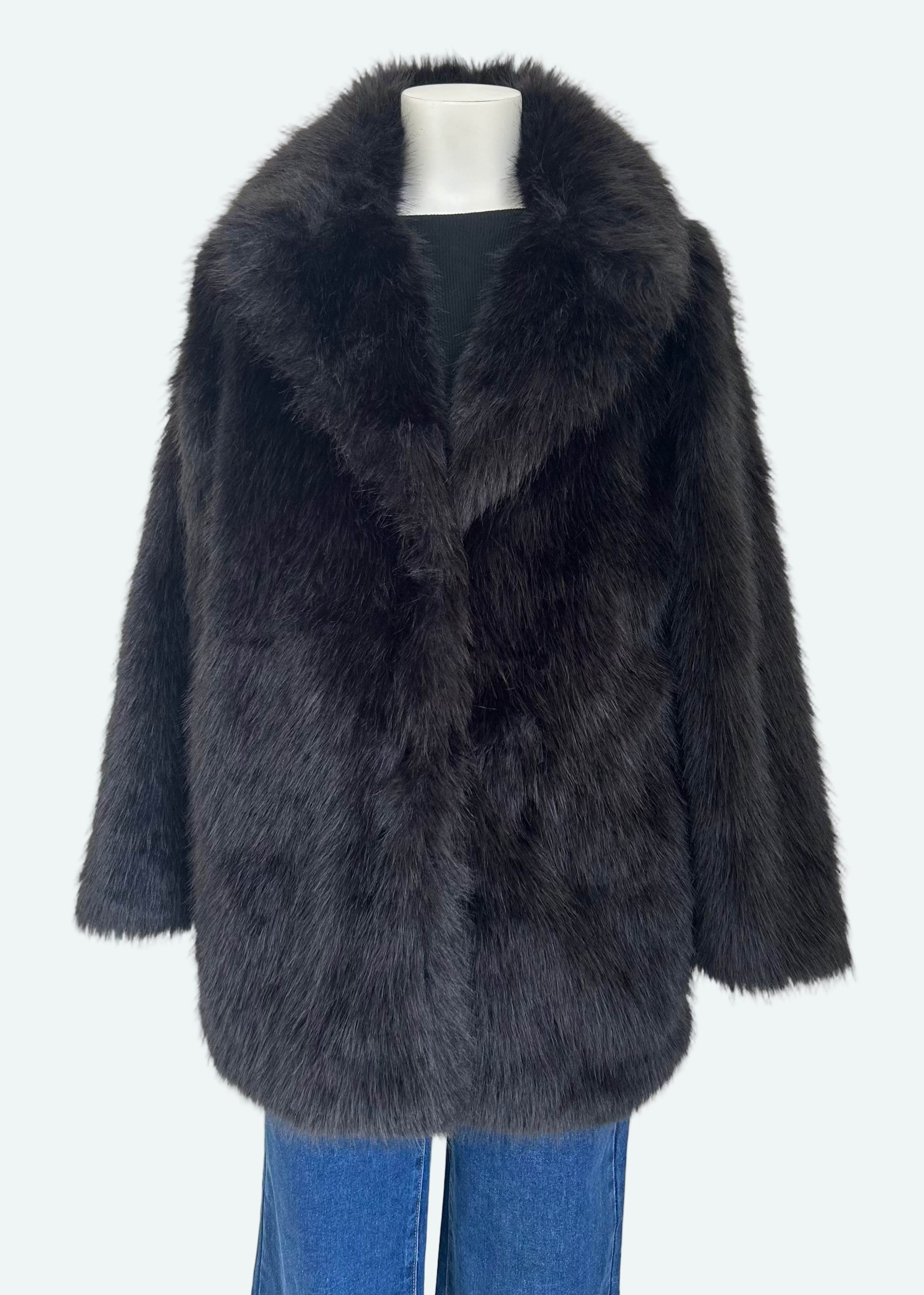 Manteau effet fourrure noir